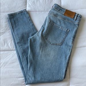 Billabong denim jeans size 30 distressed lightwash